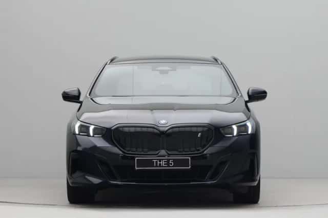 BMW i5 (2026) thumbnail 5