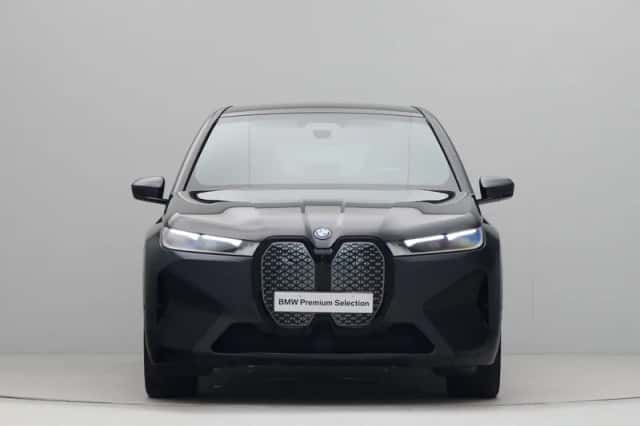 BMW iX (2022) thumbnail 5