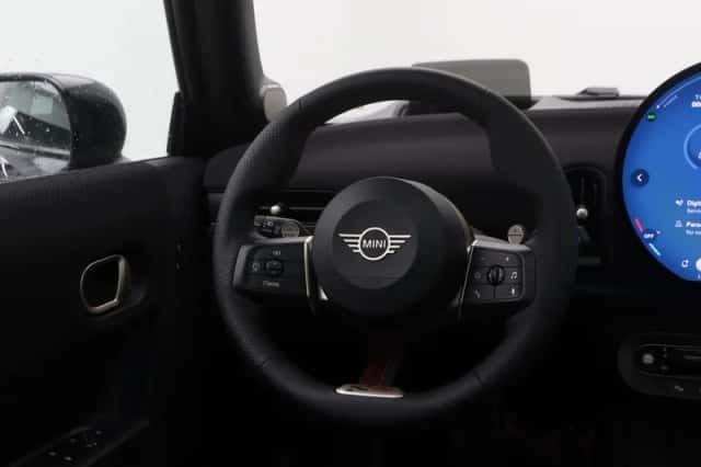 MINI Cooper (2026) thumbnail 2