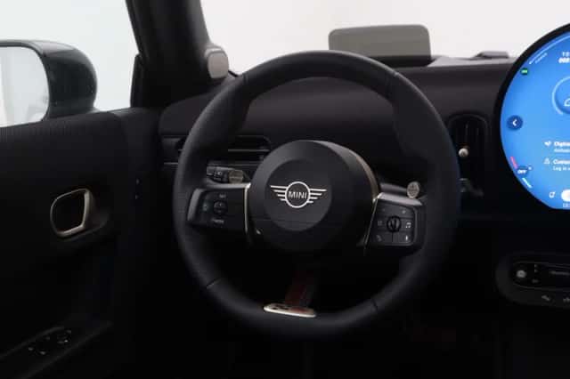 MINI Cooper (2026) thumbnail 2