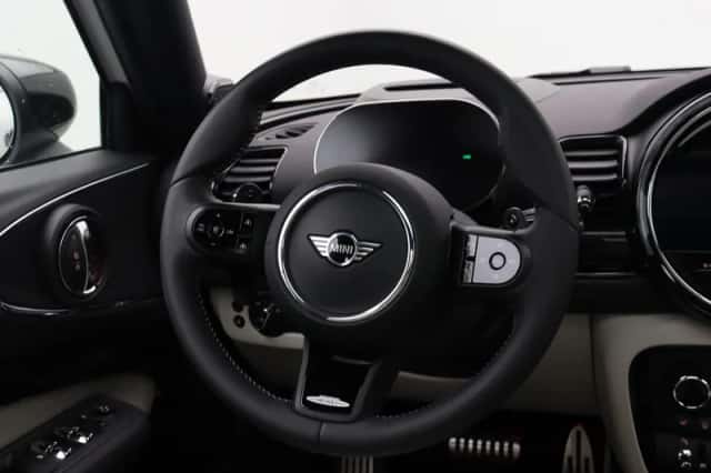 MINI Clubman (2023) thumbnail 2