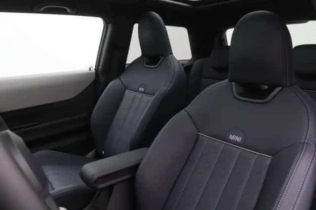 MINI Cooper (2026) thumbnail 4