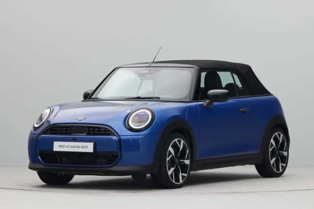 MINI Cabrio (2026) thumbnail 2