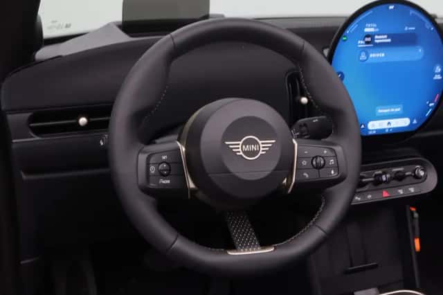 MINI Cabrio (2026) thumbnail 3