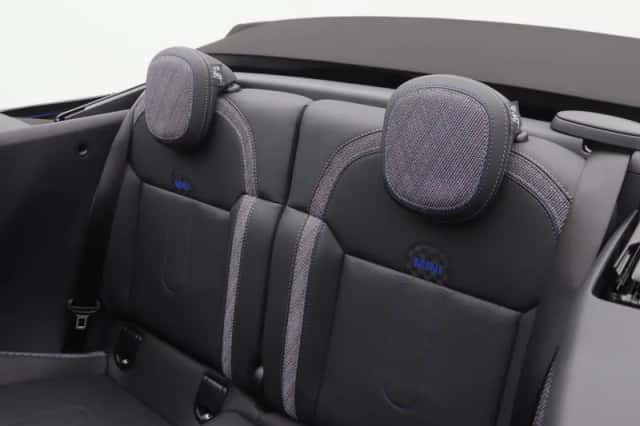 MINI Cabrio (2026) thumbnail 23