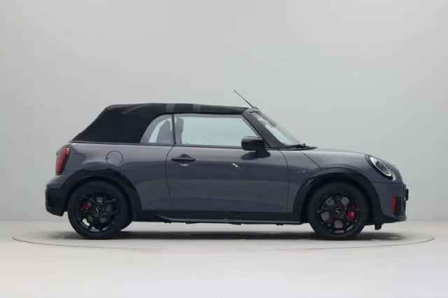 MINI Cabrio (2026) thumbnail 12