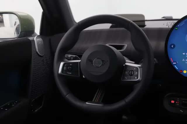 MINI Cooper (2026) thumbnail 2