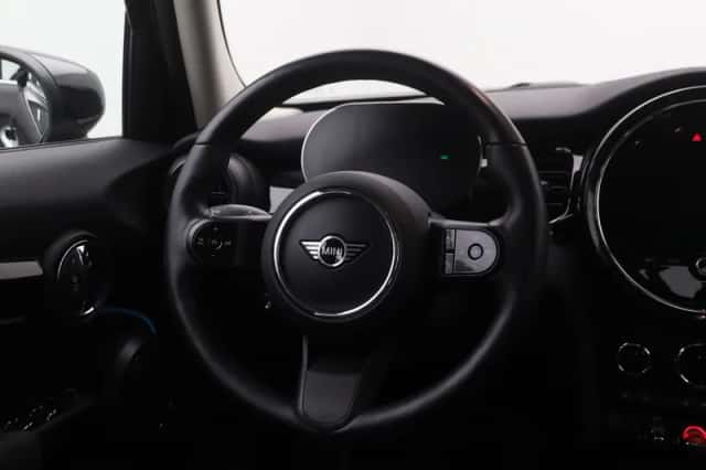 MINI 5-deurs (2022) thumbnail 2
