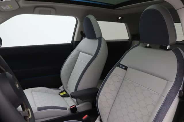 MINI Cooper (2024) thumbnail 13