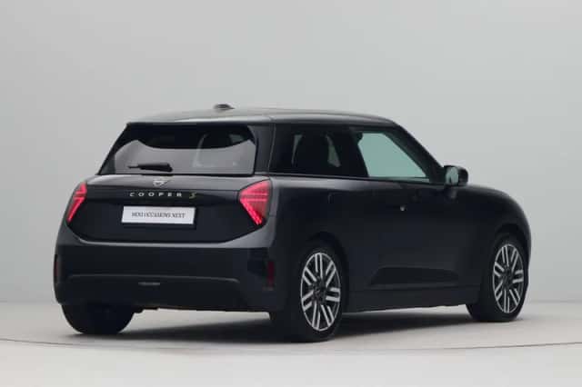 MINI Cooper (2024) thumbnail 7