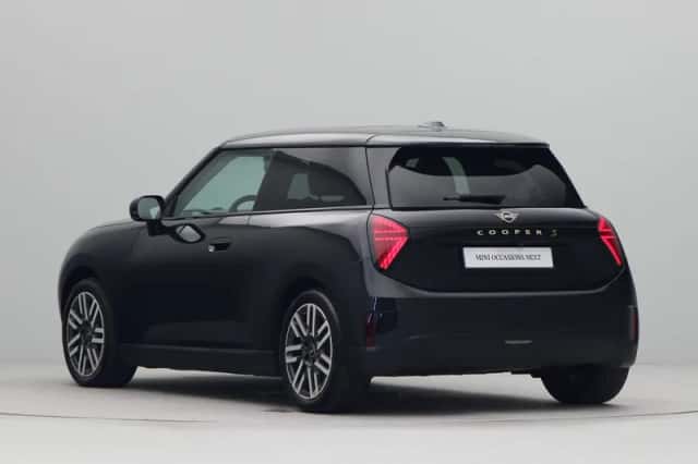 MINI Cooper (2024) thumbnail 9