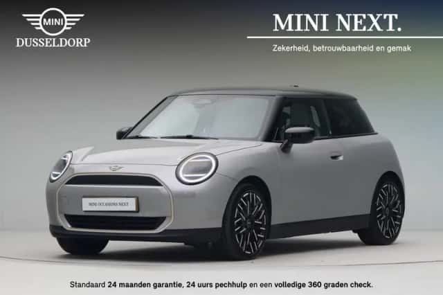MINI Cooper (2024) thumbnail 1