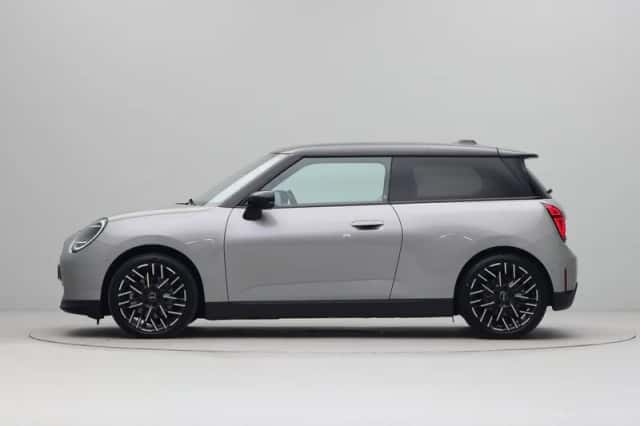 MINI Cooper (2024) thumbnail 11
