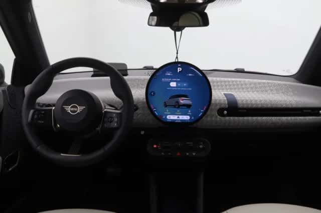 MINI Cooper (2024) thumbnail 12