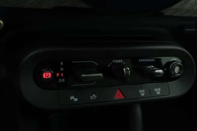 MINI Cooper (2024) thumbnail 15