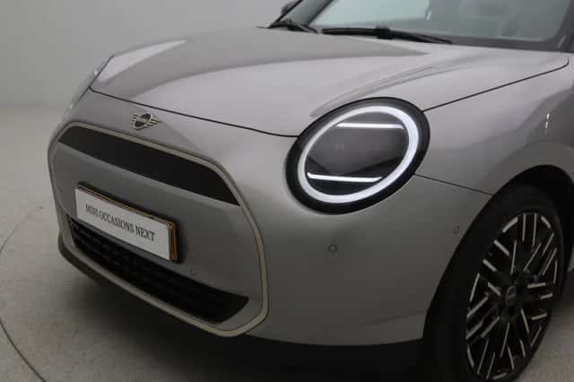 MINI Cooper (2024) thumbnail 18