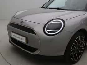 MINI Cooper (2024) thumbnail 18