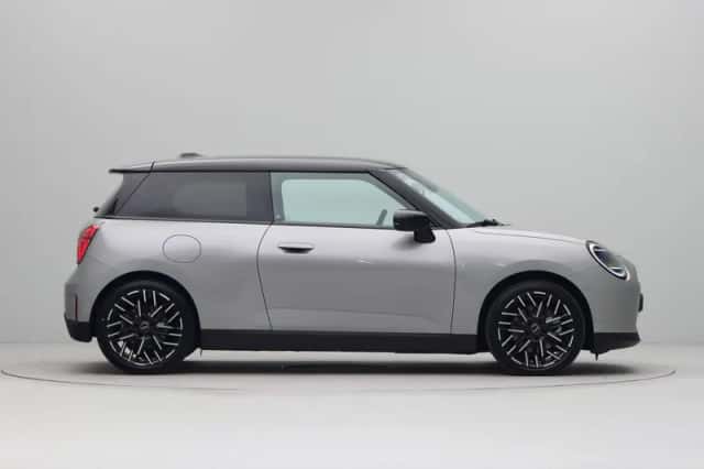 MINI Cooper (2024) thumbnail 7