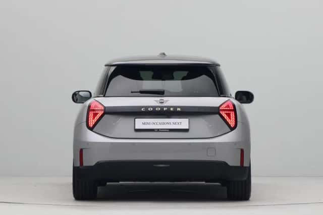 MINI Cooper (2024) thumbnail 9