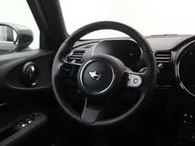 MINI Clubman (2024) thumbnail 2