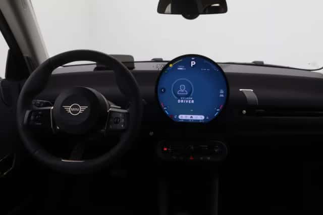 MINI Cooper (2024) thumbnail 12