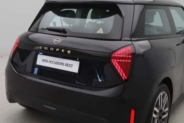MINI Cooper (2024) thumbnail 21