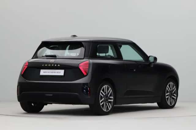 MINI Cooper (2024) thumbnail 8