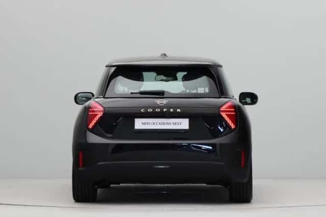 MINI Cooper (2024) thumbnail 9