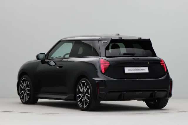 MINI Cooper (2024) thumbnail 10