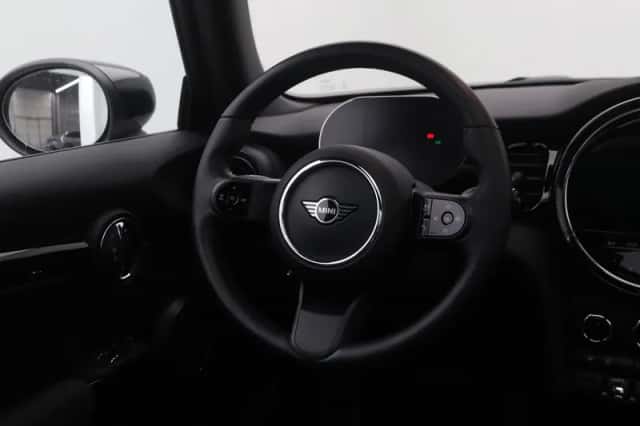 MINI Electric (2022) thumbnail 2