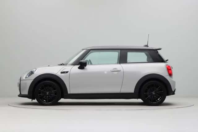MINI Electric (2022) thumbnail 11