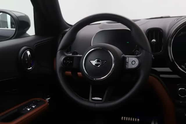 MINI Countryman (2021) thumbnail 2