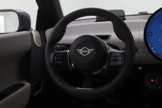MINI Cooper (2026) thumbnail 2