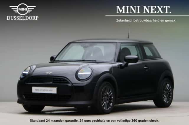 MINI Cooper (2024) thumbnail 1