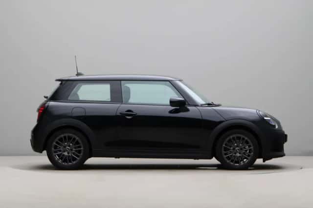 MINI Cooper (2024) thumbnail 4