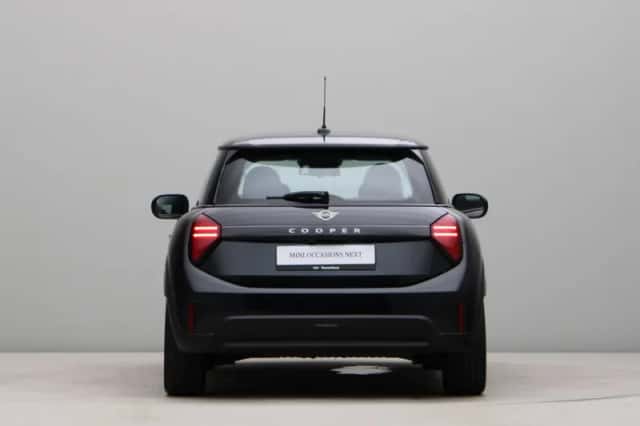 MINI Cooper (2024) thumbnail 5