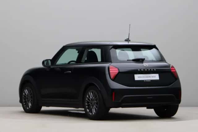 MINI Cooper (2024) thumbnail 6