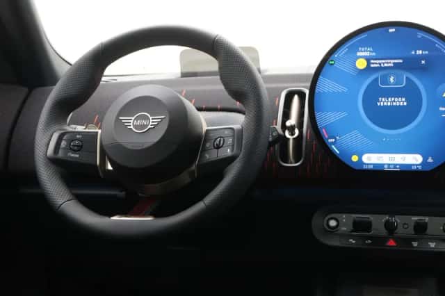 MINI Countryman (2025) thumbnail 2