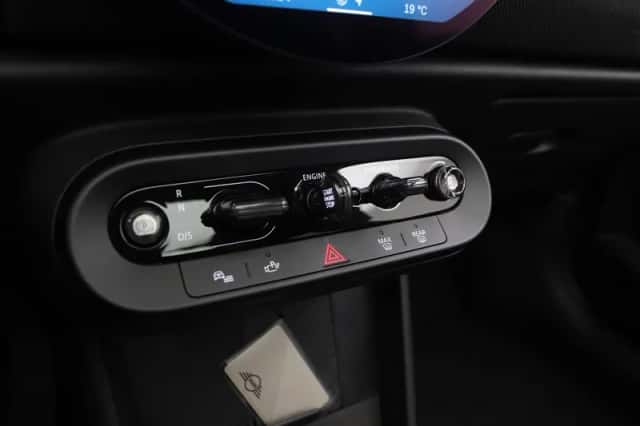 MINI Cooper (2025) thumbnail 14