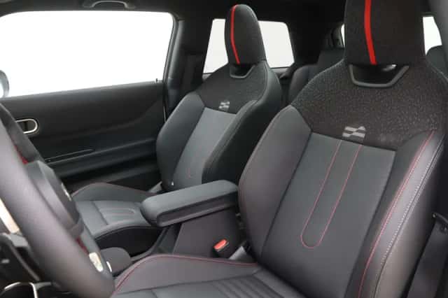 MINI Cooper (2025) thumbnail 5