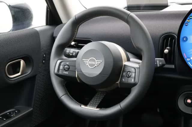 MINI Cooper (2026) thumbnail 2
