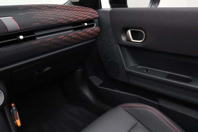 MINI Cabrio (2026) thumbnail 23