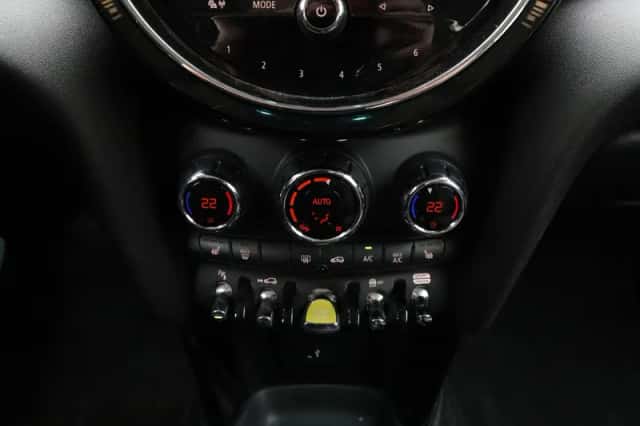 MINI Electric (2021) thumbnail 21