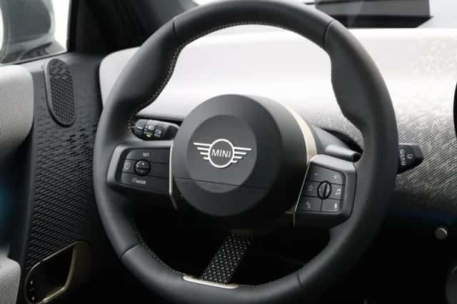 MINI Cooper (2026) thumbnail 2