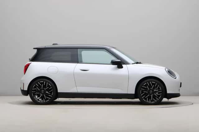 MINI Cooper (2026) thumbnail 8