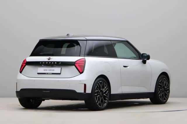 MINI Cooper (2026) thumbnail 9