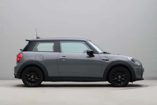 MINI Electric (2022) thumbnail 7