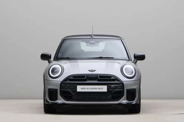 MINI Cabrio (2026) thumbnail 2