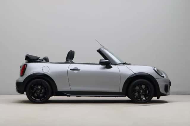MINI Cabrio (2026) thumbnail 7