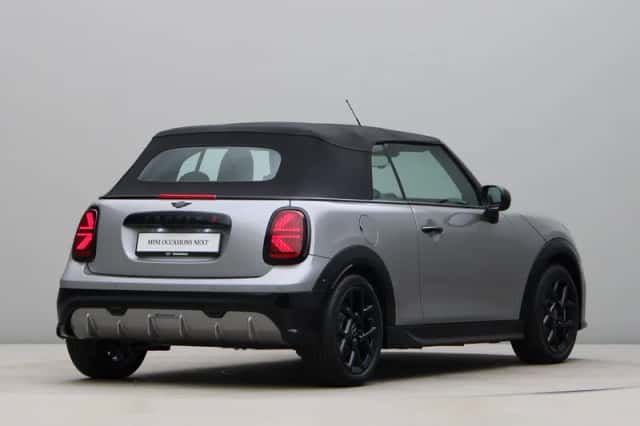 MINI Cabrio (2026) thumbnail 9